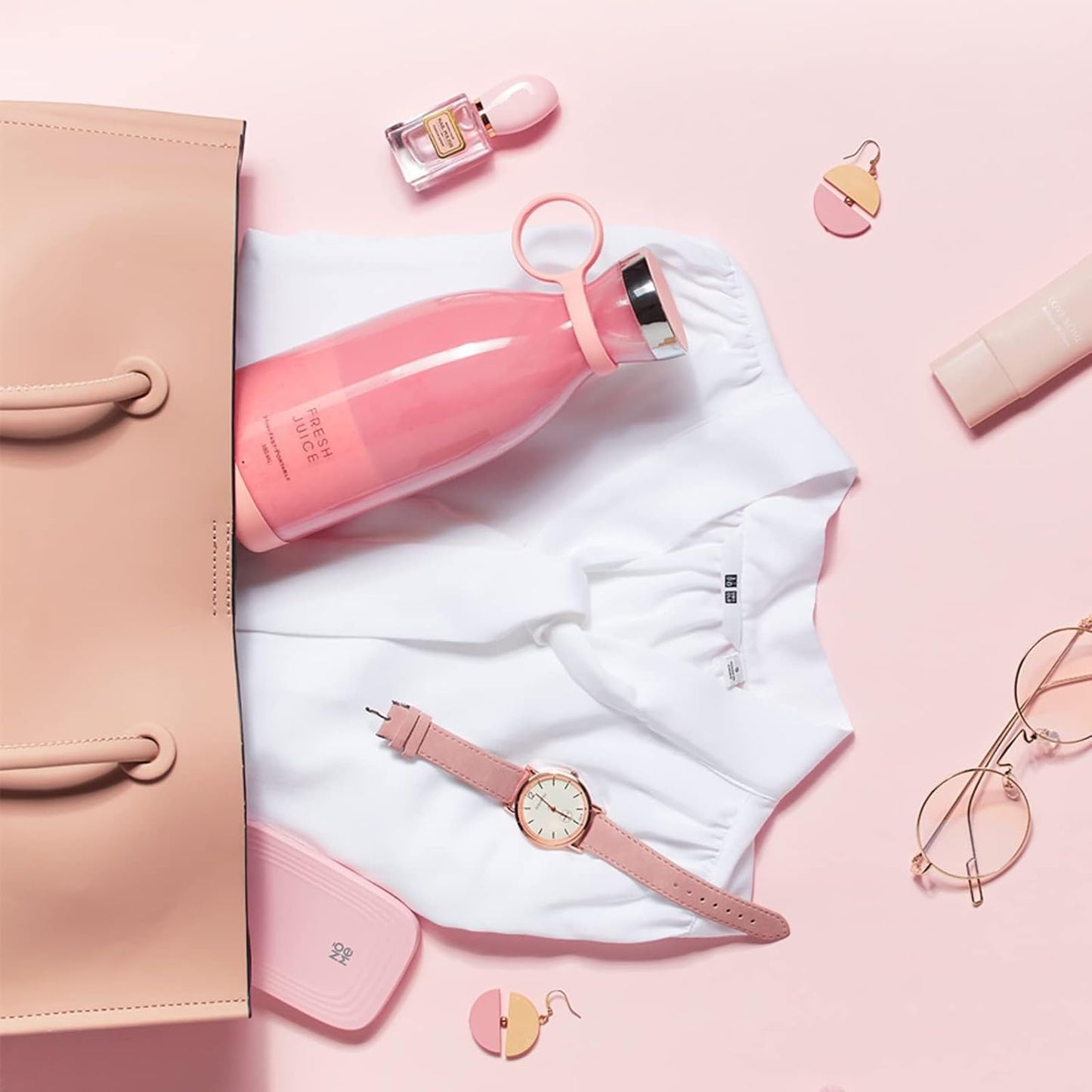 Portable Juicer Bottle/ Portable Electric Wireless Mini Fruit Blender Juicer - Perfect for On-the Go, Wireless USB Rechargeability, Multicolor.