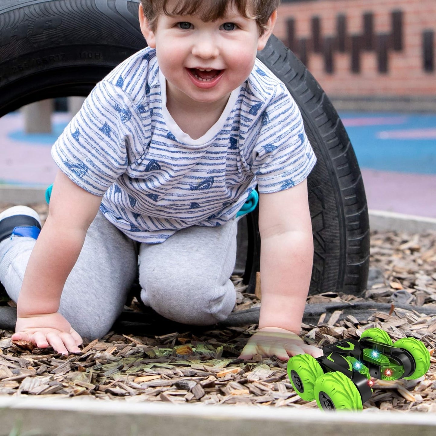 RC Stunt Car/ Strong Material & Scratch-Resistant Tires, Long Distance & Anti-Interference Transmitter, Long Endurance Rechargeable Battery, Multicolor.