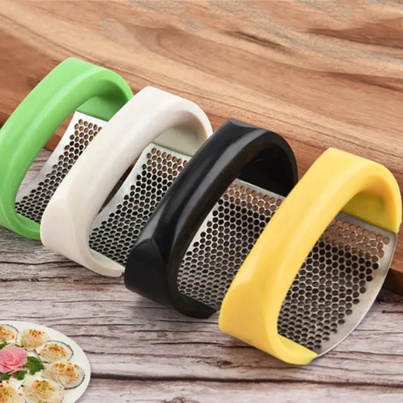 Multi-function Garlic Presser/ Garlic Press Rocker, NEW Stainless Steel Garlic Mincer Garlic Crusher with Peeler, New Innovative Garlic Chopper with Peeler and Scraper for Smash Garlic, Multicolor.