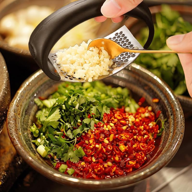 Multi-function Garlic Presser/ Garlic Press Rocker, NEW Stainless Steel Garlic Mincer Garlic Crusher with Peeler, New Innovative Garlic Chopper with Peeler and Scraper for Smash Garlic, Multicolor.