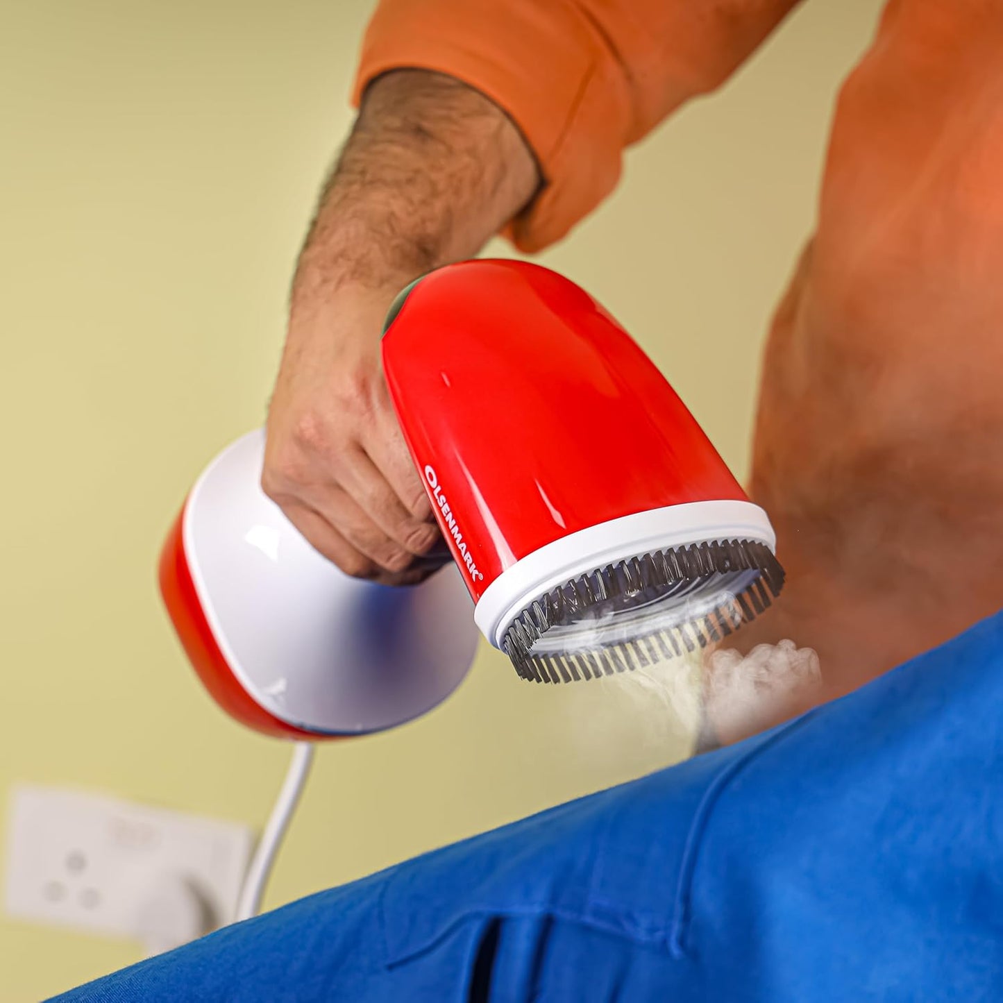 Handy Garment Steamer/ Olsenmark Extreme Steam Handheld Garment Steamer, Powerful Steam for Wrinkle Removal, Compact and Portable Design, Multicolor.