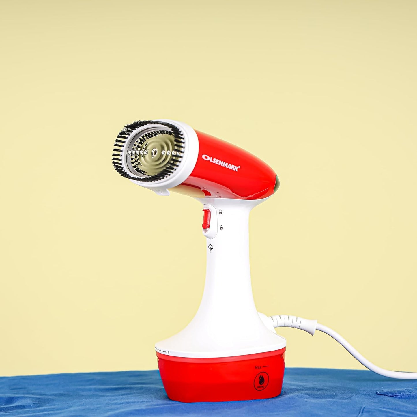 Handy Garment Steamer/ Olsenmark Extreme Steam Handheld Garment Steamer, Powerful Steam for Wrinkle Removal, Compact and Portable Design, Multicolor.