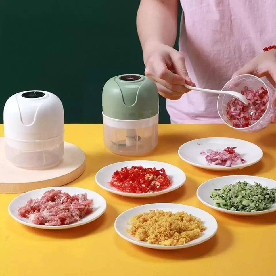 Electric Garlic Chopper/ Mini Electric Garlic Chopper USB Charging Ginger Masher Machine Sturdy Durable Chili Vegetable Crusher Kitchen Tool, Multicolor.